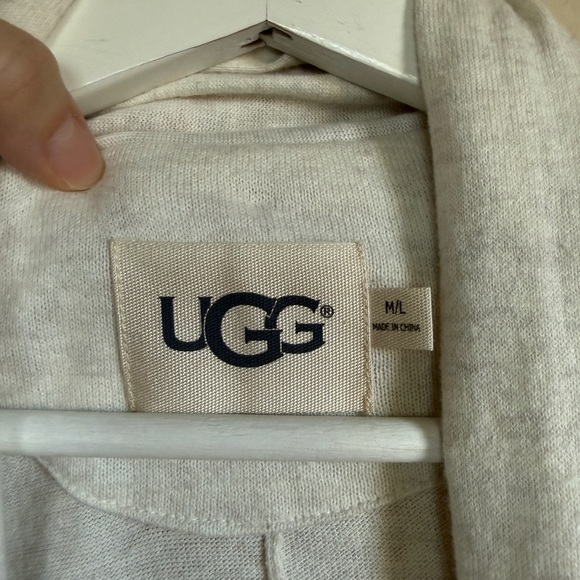 UGG Women's Soft Cream Lightweight Cardigan Poncho M/L Cozy Soft - Picture 4 of 9